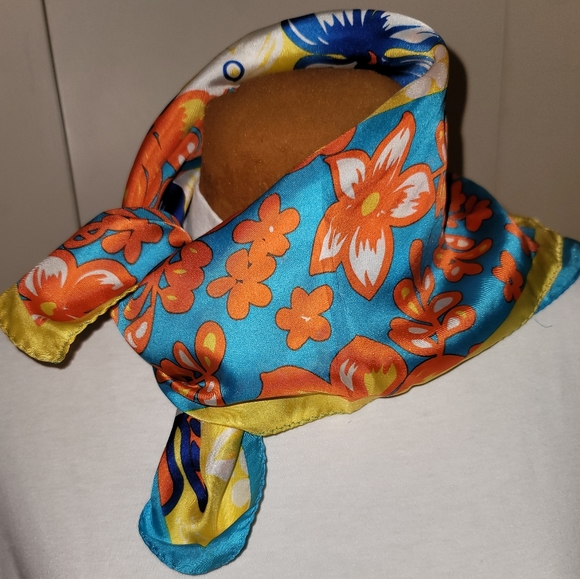 Oscar de la Renta silk scarf - Picture 1 of 6